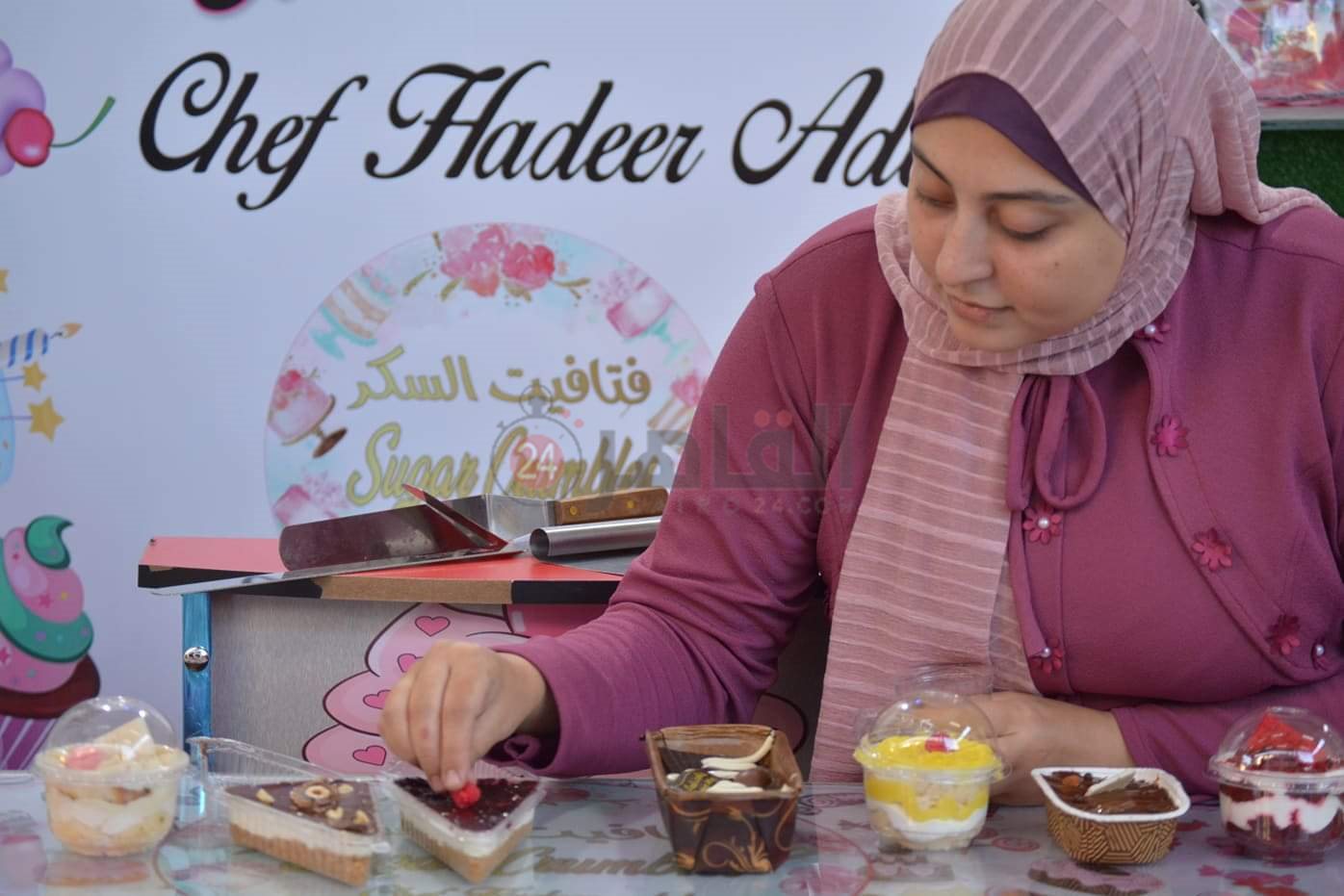هدير تبدع في صناعة الحلوي 