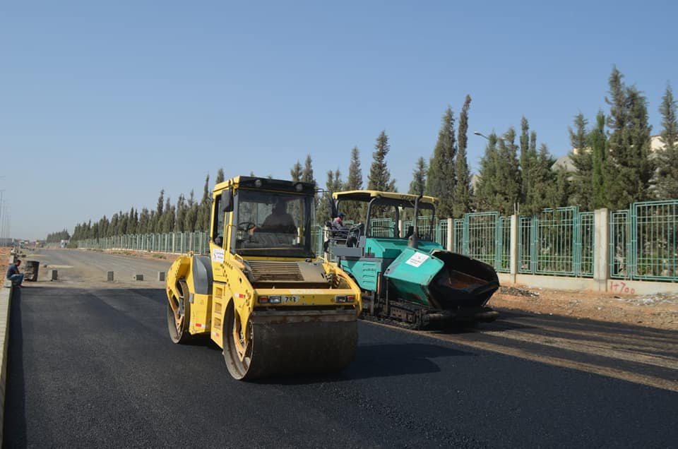 تمهيد الطريق لموقف سيارات القطار الكهربائي بالعاشر من رمضان 08