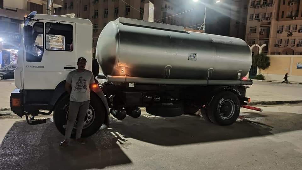 توافد سيارات المياه المتنقلة في الفيوم