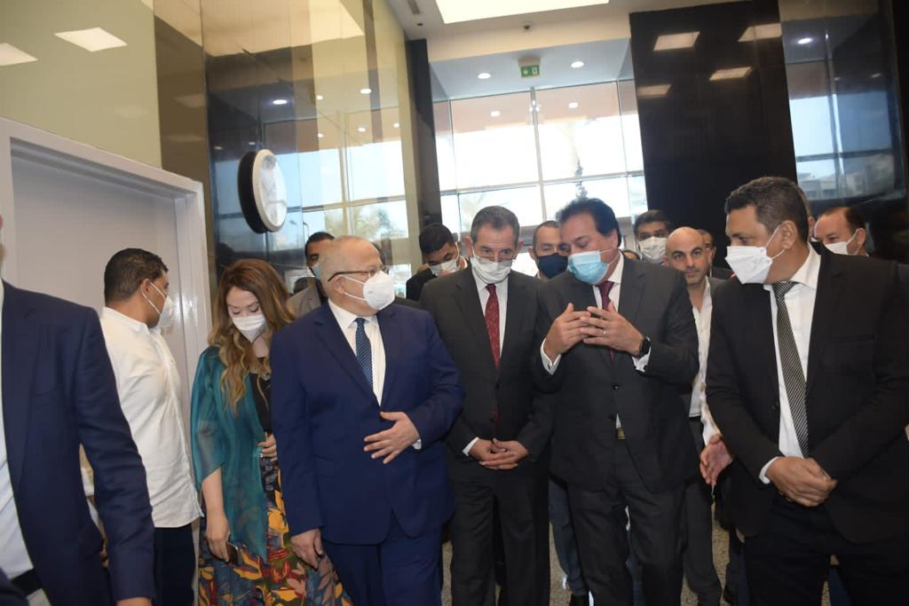 وزير التعليم العالي ورئيس جامعة القاهرة