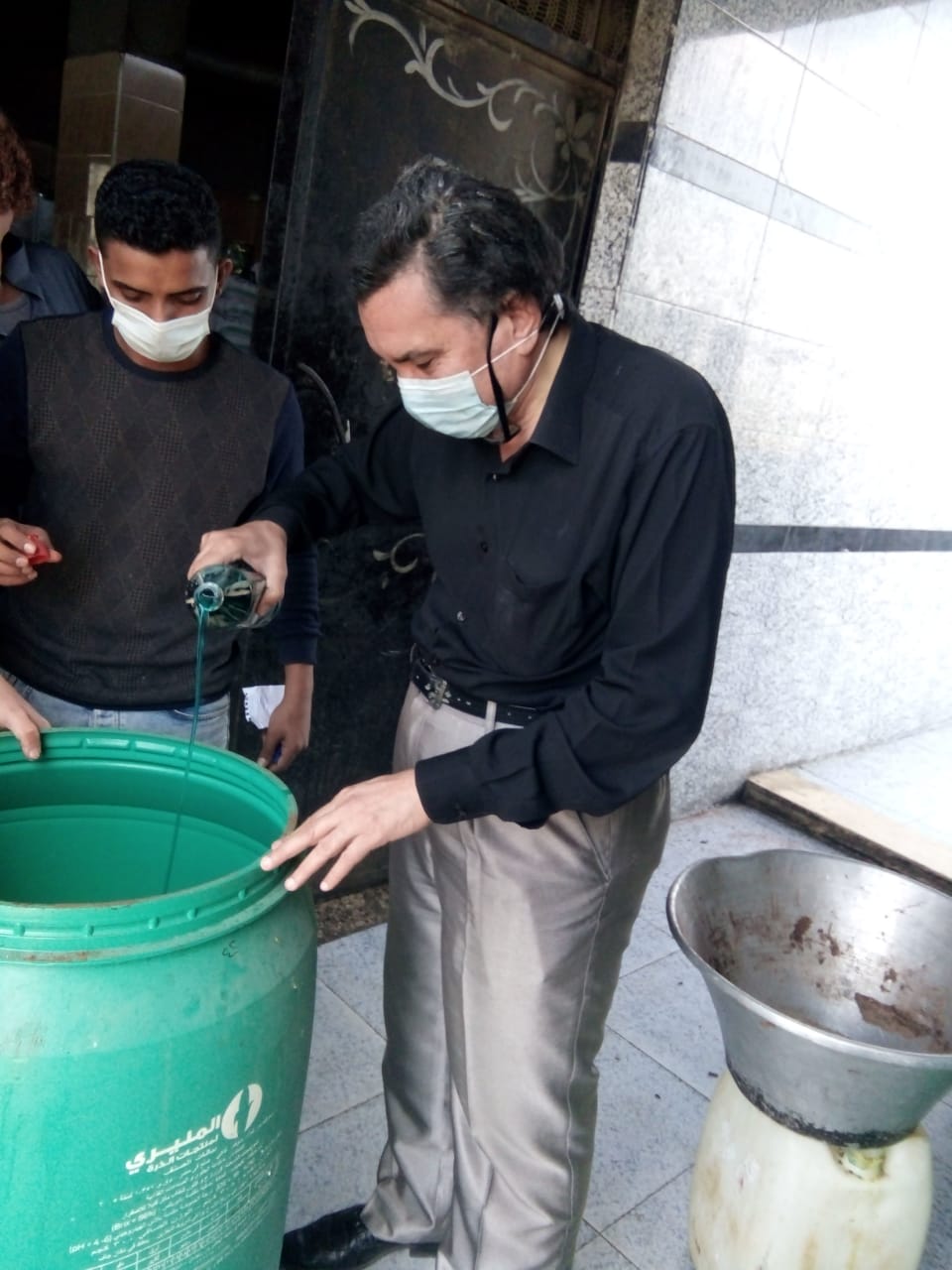 حملة تفتيشية على المنشآت الغذائية بالشرقية 01