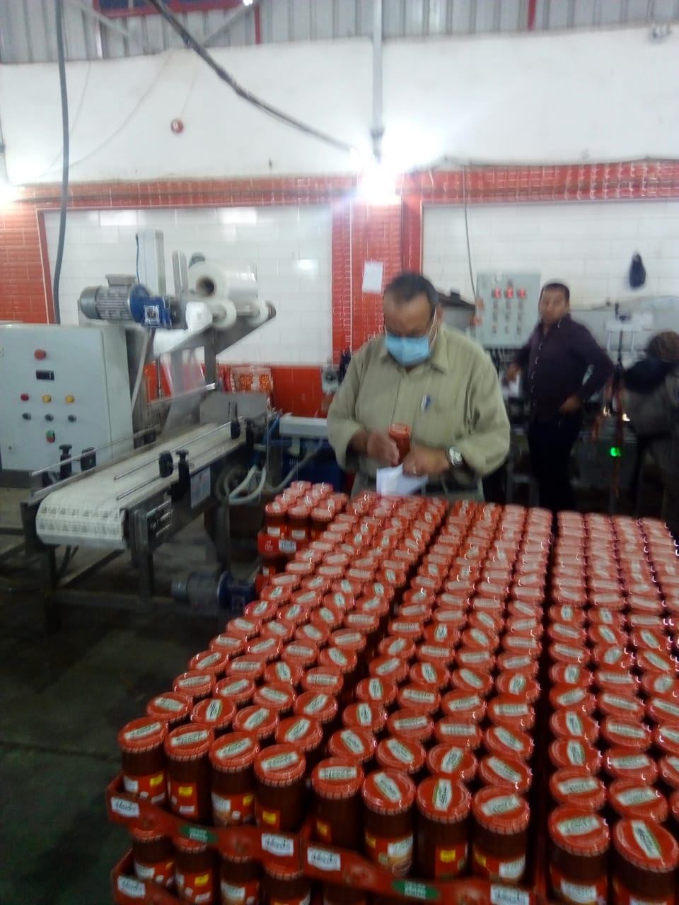 حملة تفتيشية على المنشآت الغذائية بالشرقية 03