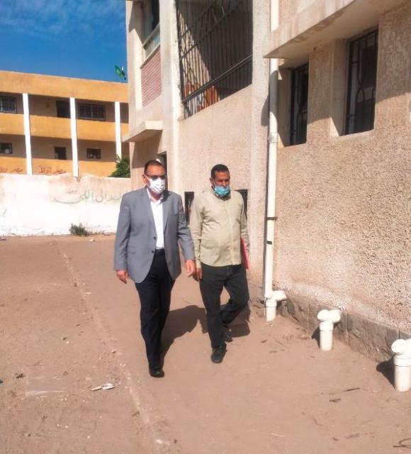 محافظ الشرقية يزور مدرسة الجمالية 01