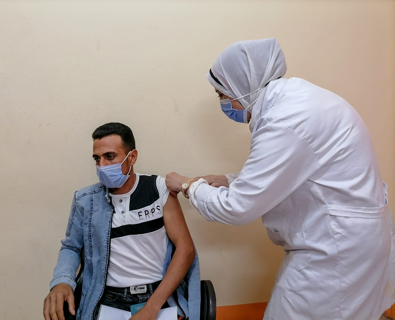 تعطيم المواطنين بلقاح كورونا في الشرقية