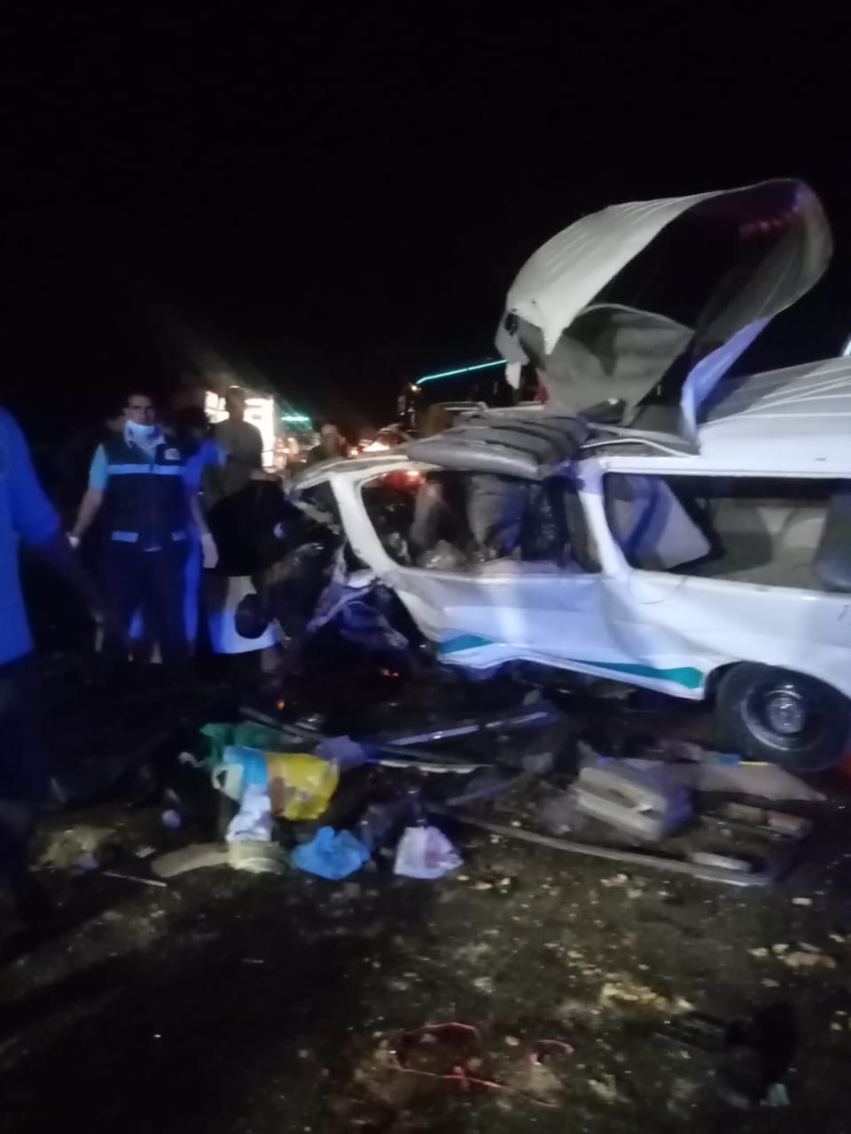 حادث تصادم سيارتين بطريق أبوسمبل السياحي في أسوان