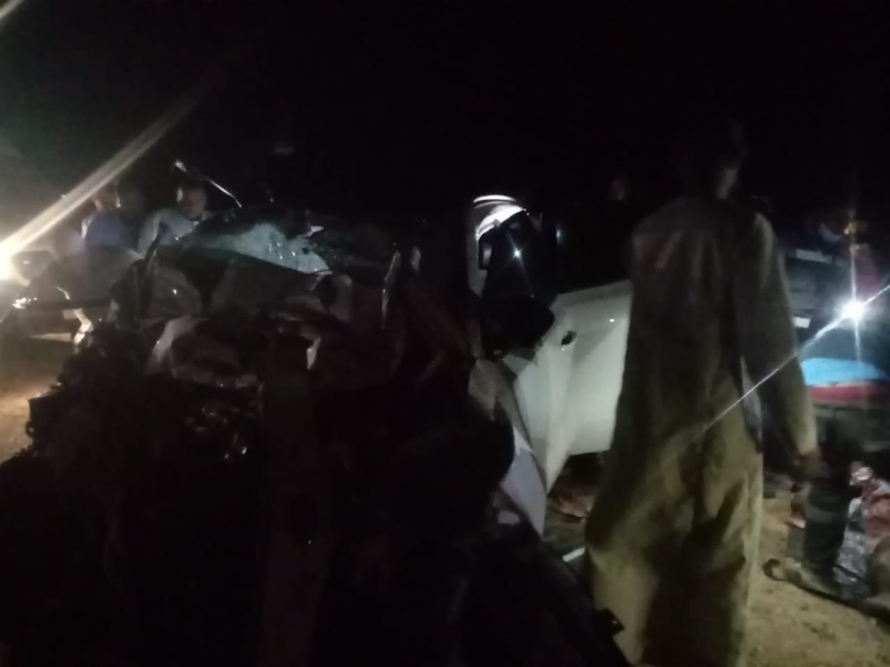 حادث تصادم سيارتين بطريق أبوسمبل السياحي في أسوان