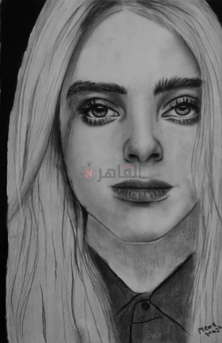 فتاة بالأبيض والأسود