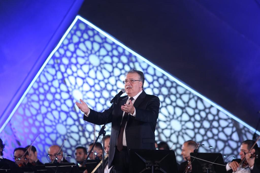 E5958BF5-3D1B-4852-968D-0F0E6B455719