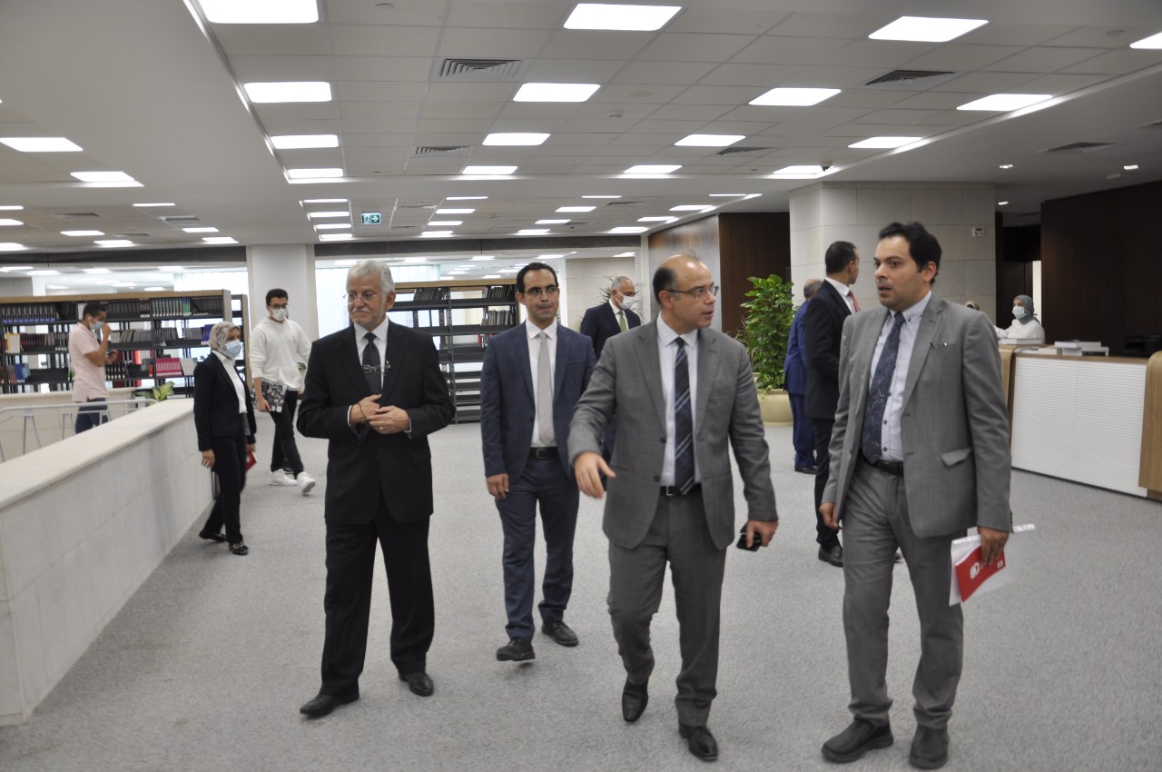 رئيس البورصة المصرية يوقع بروتكول تعاون مع الجامعة اليابانية 