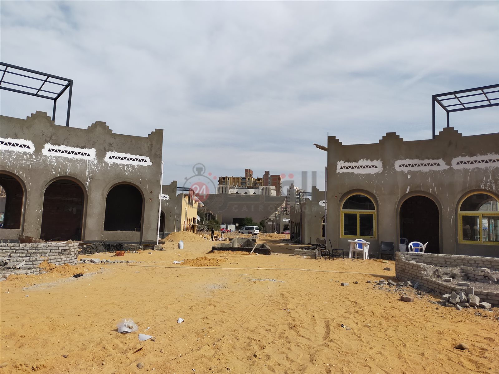 من موقع تطوير السواقي، وعمل بازارات وكافتيريات