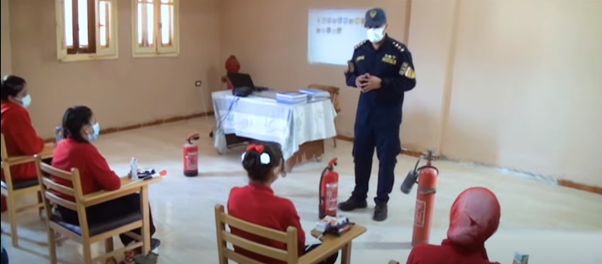 زيارة لطلاب إحدى المدارس