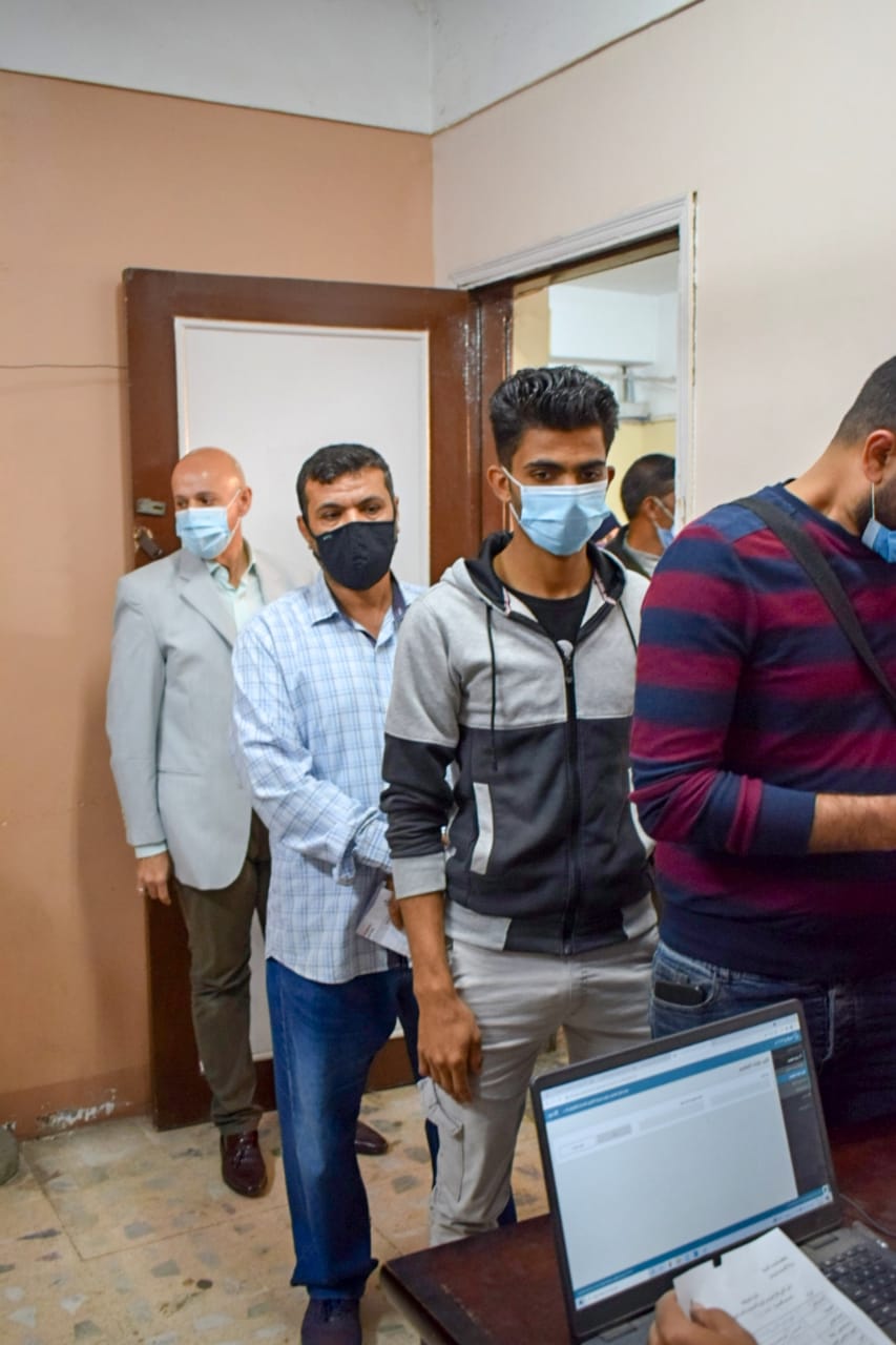 إقبال المواطنين على التطعيم بـ لقاح كورونا في الشرقية 02