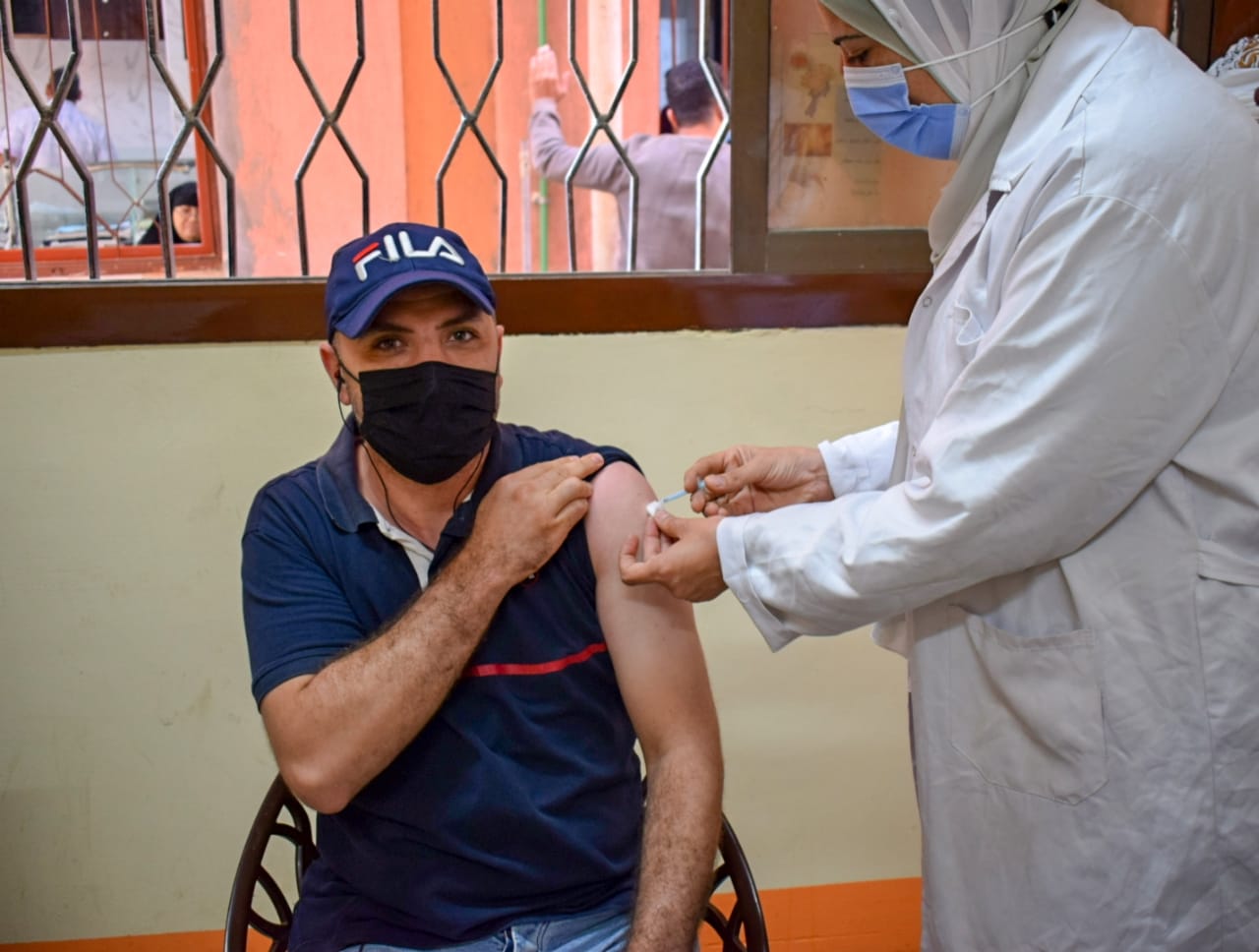 إقبال المواطنين على التطعيم بـ لقاح كورونا في الشرقية 04