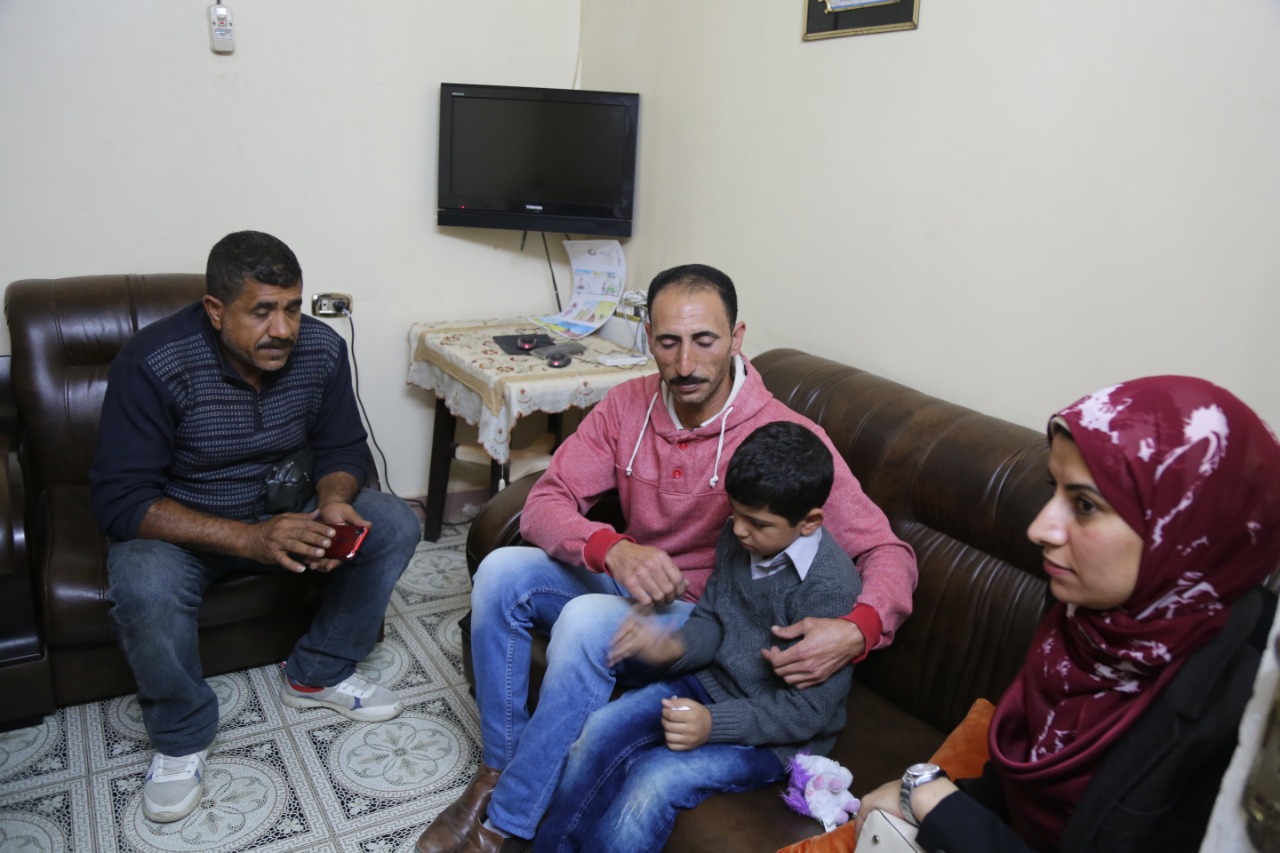 تسليم 4 أطفال لوالدهم بعد رحلة بحث استمرت 3 سنوات