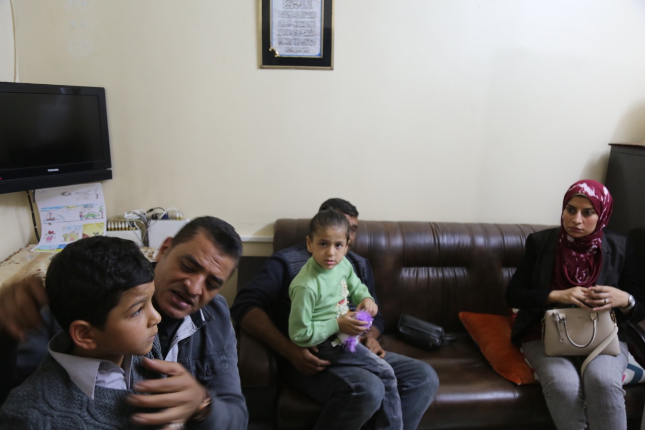 تسليم 4 أطفال لوالدهم بعد رحلة بحث استمرت 3 سنوات