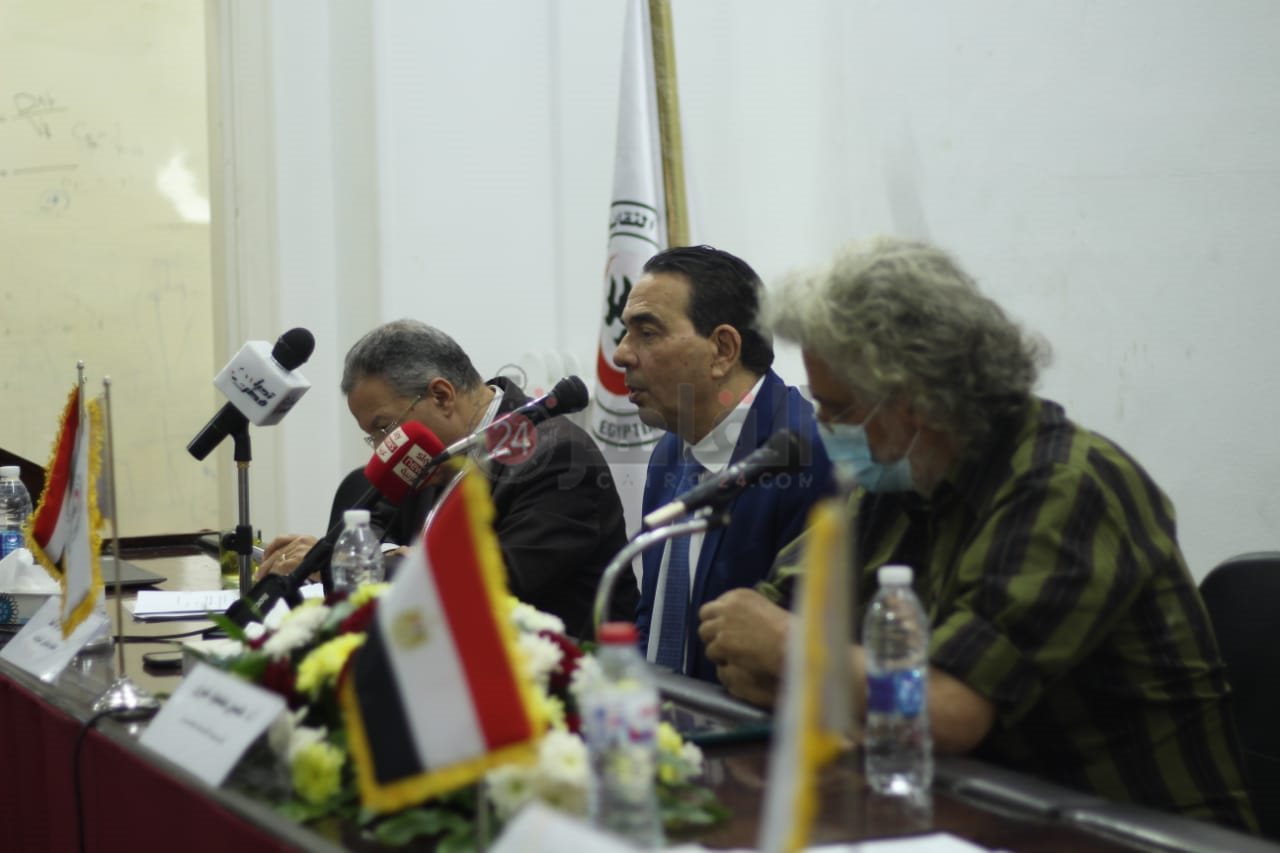 900ab0da-2b94-4ccf-98b1-eaae0a03d4ae