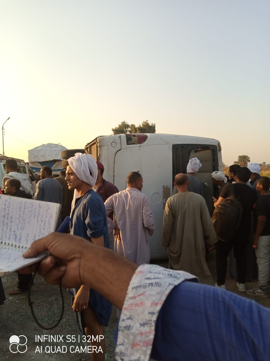  انقلاب اتوبيس نقل ركاب بأسيوط