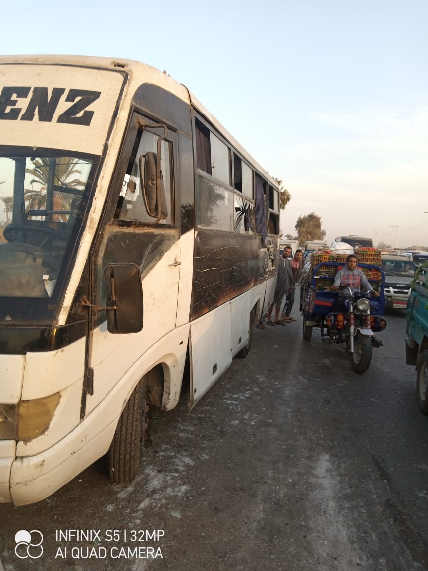  انقلاب اتوبيس نقل ركاب بأسيوط