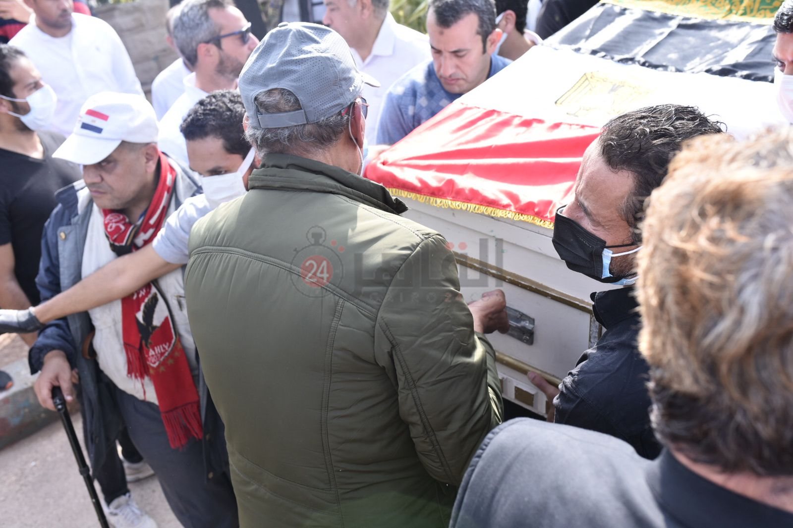 خروج جثمان سهير البابلي من المسجد (4)