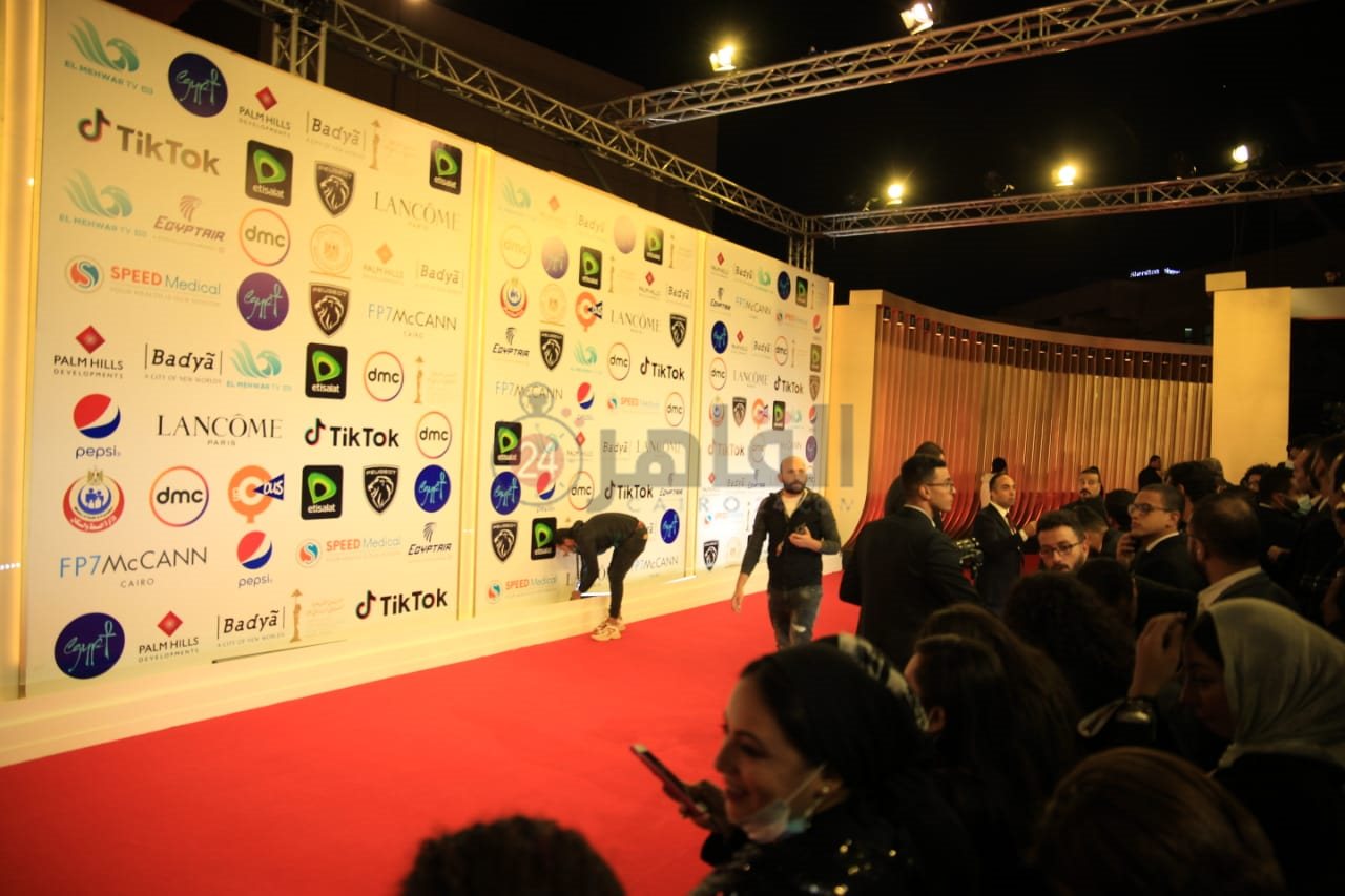 الاستعدادات النهائية لمهرجان القاهرة السينمائي (7)