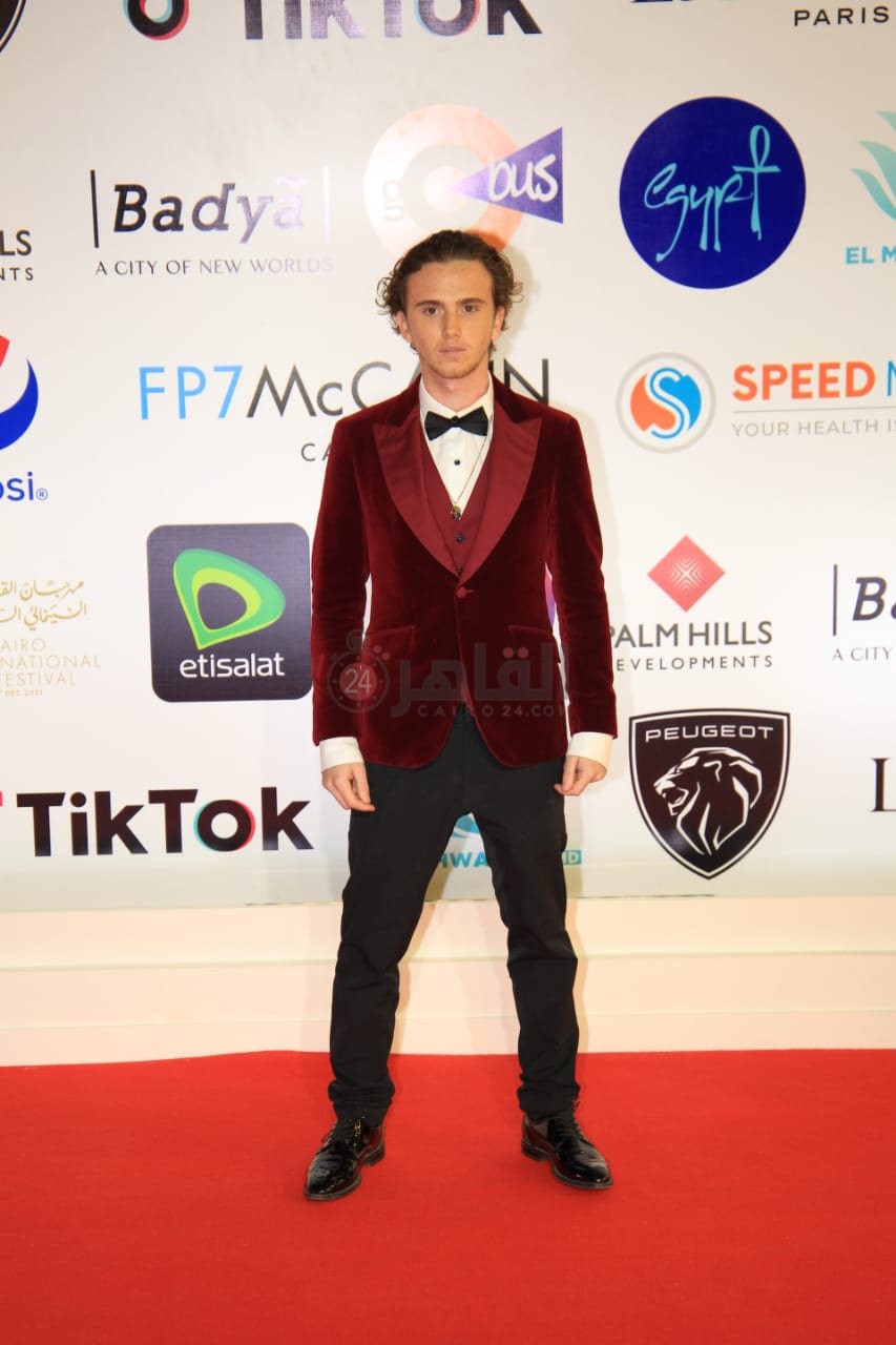 الاستعدادات النهائية لمهرجان القاهرة السينمائي (6)