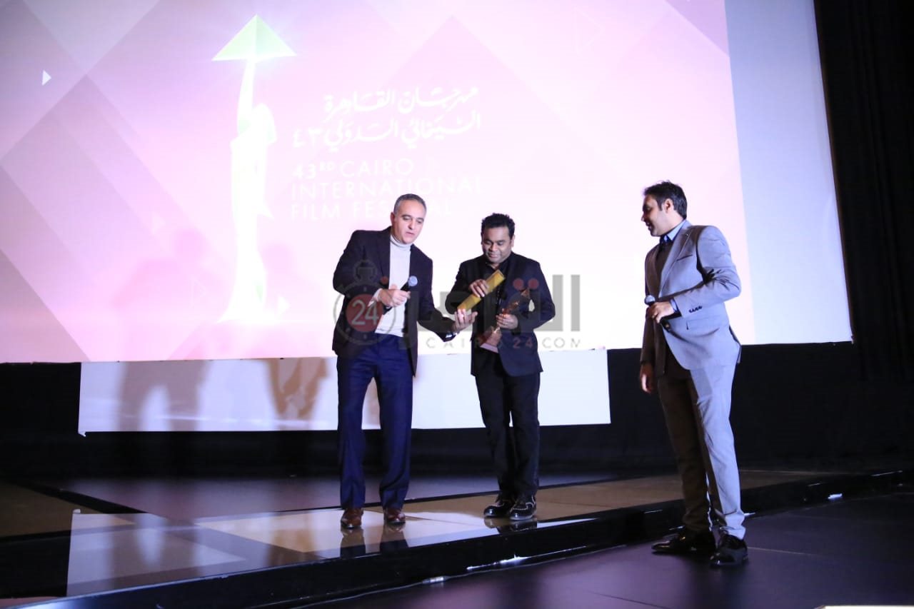 تكريم الموسيقار الهندي أي آر رحمان بمهرجان القاهرة السينمائي (21)