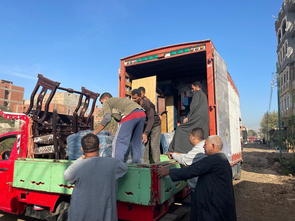 وصول هدية زوجة الرئيس