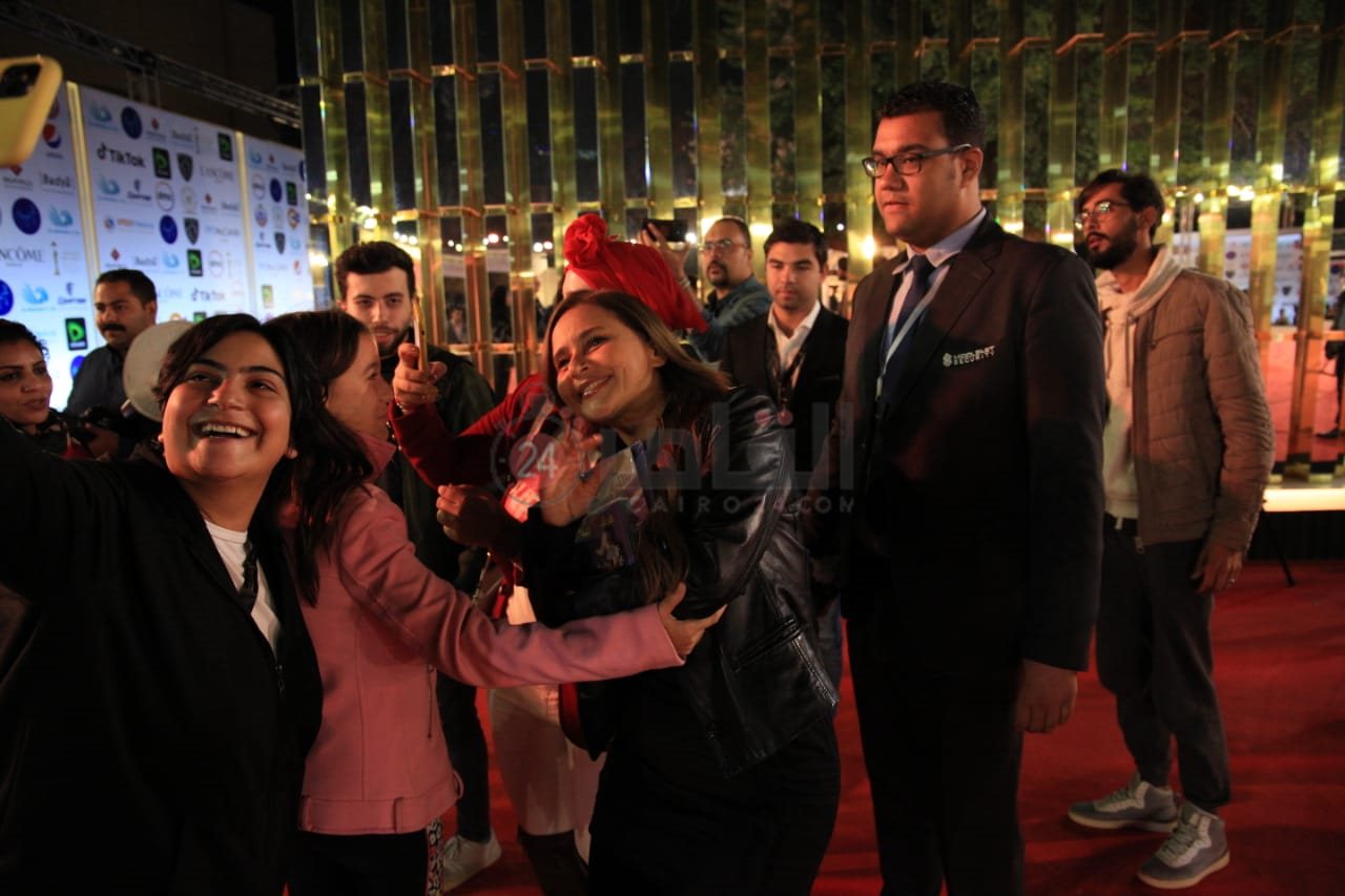 نيللي كريم (2)