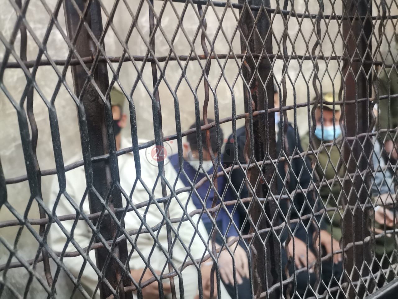 أول صور لسفاح الإسماعيلية من داخل قاعة المحكمة 