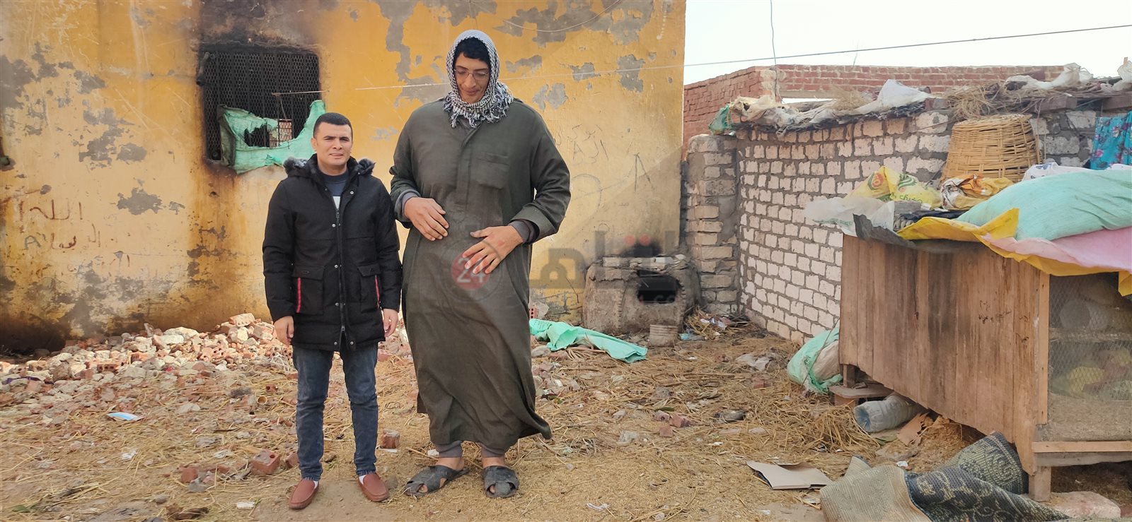 محمد شحاتة أطول رجل في العالم ومراسل القاهرة 24