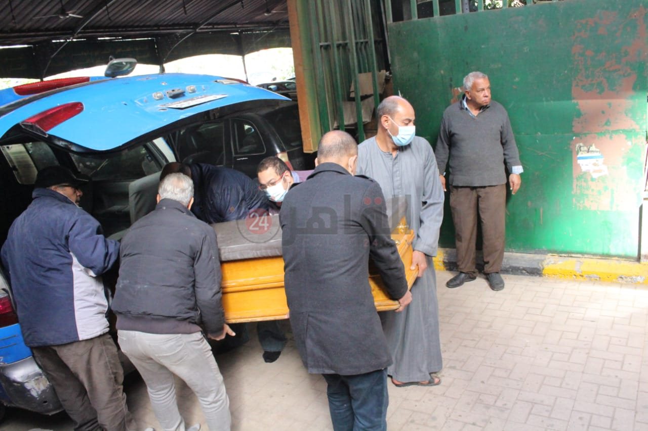 صلاة الجنازة على والدة شافكي المنيري (1)