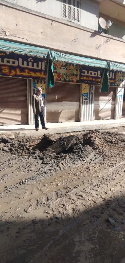 انفجار خط مياه رئيسي بالشرقية وإصلاحه 03