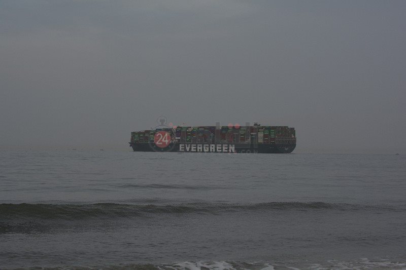 السفينة إيفر جيفن تغادر قناة السويس 8