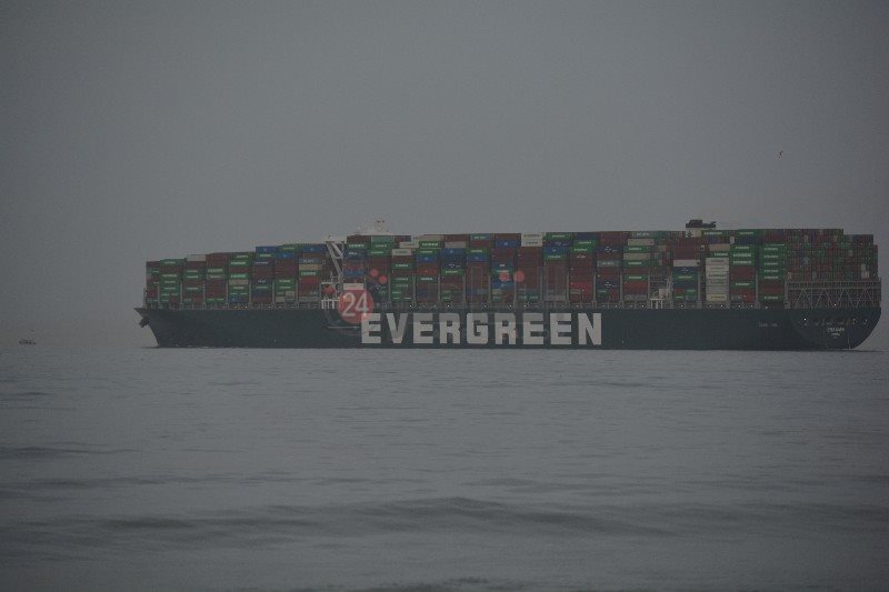 السفينة إيفر جيفن تغادر قناة السويس 9