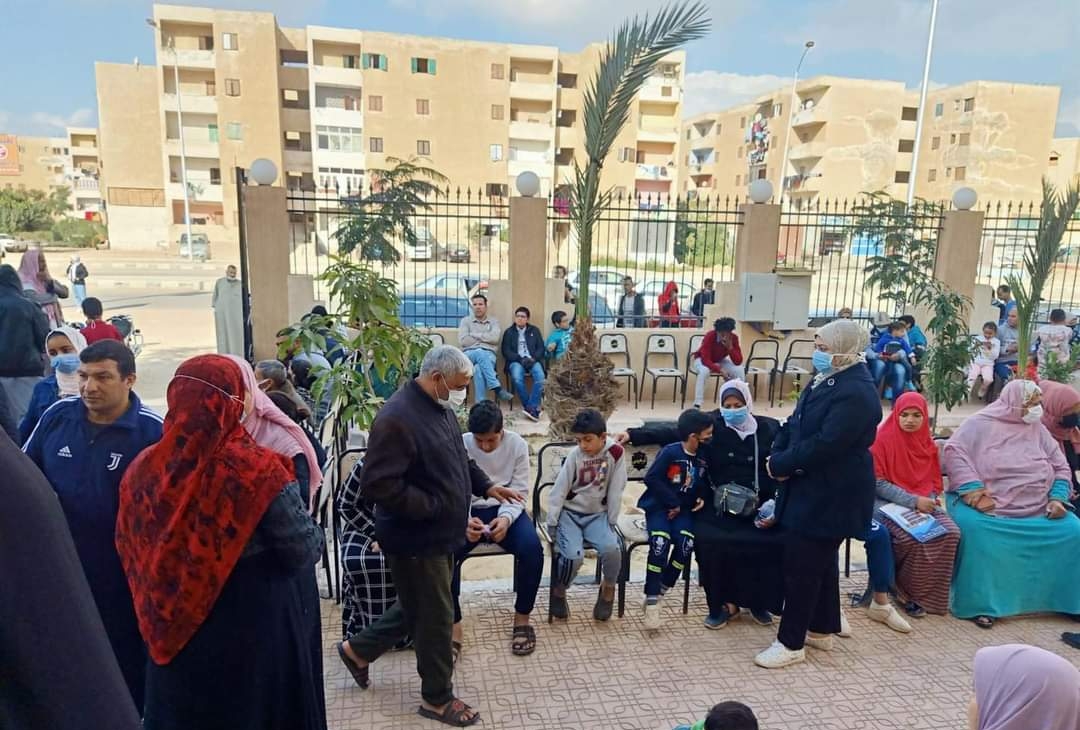 قافلة طبية بالمجان بالعاشر من رمضان 04