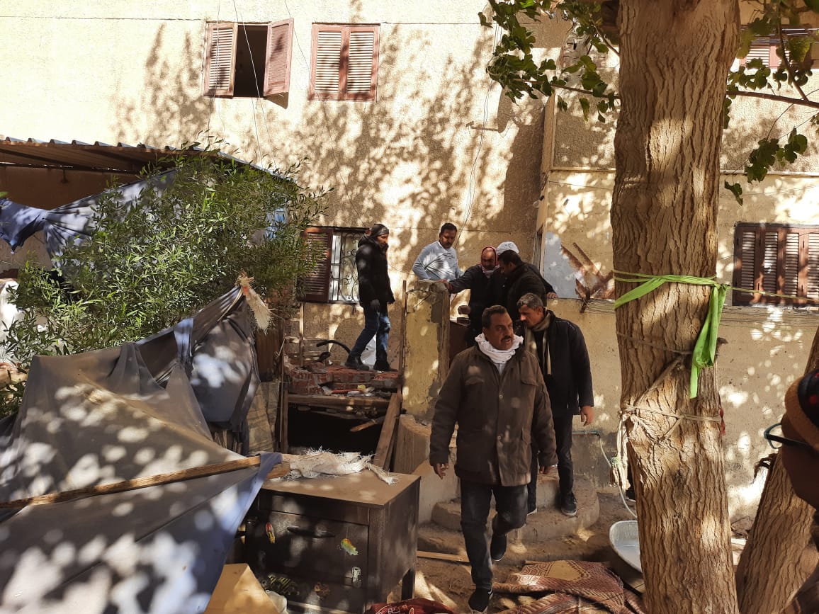 حملة لإزالة حظائر الطيور بالعاشر من رمضان 02