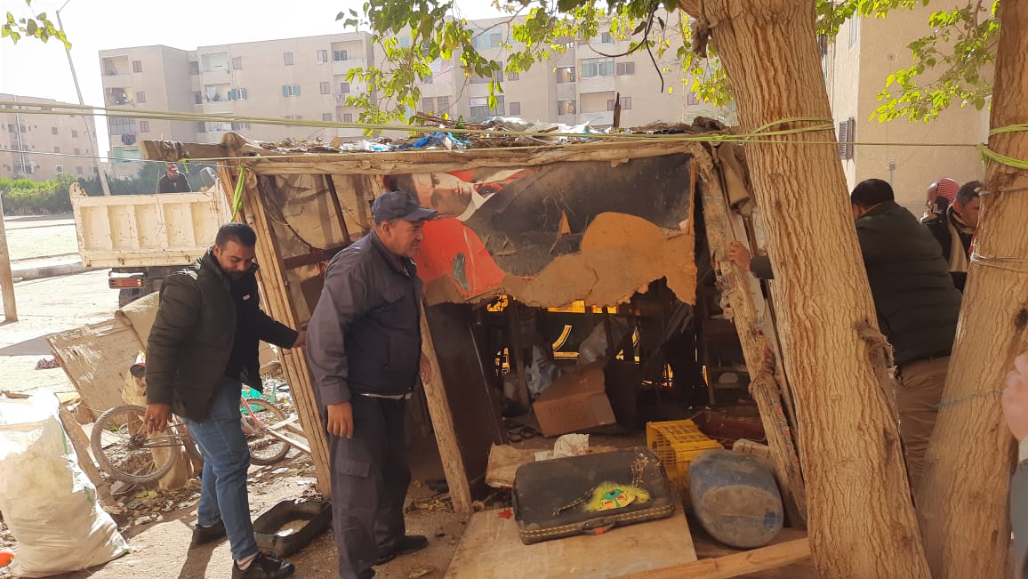 حملة لإزالة حظائر الطيور بالعاشر من رمضان 04