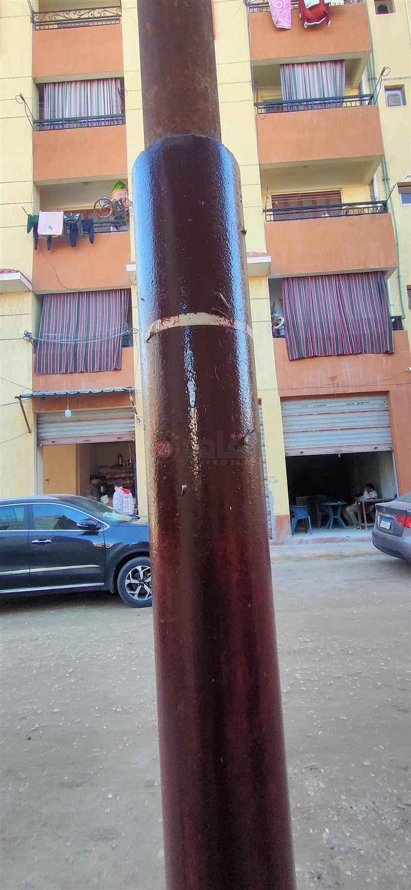 عمود الإنارة بعد طلائه