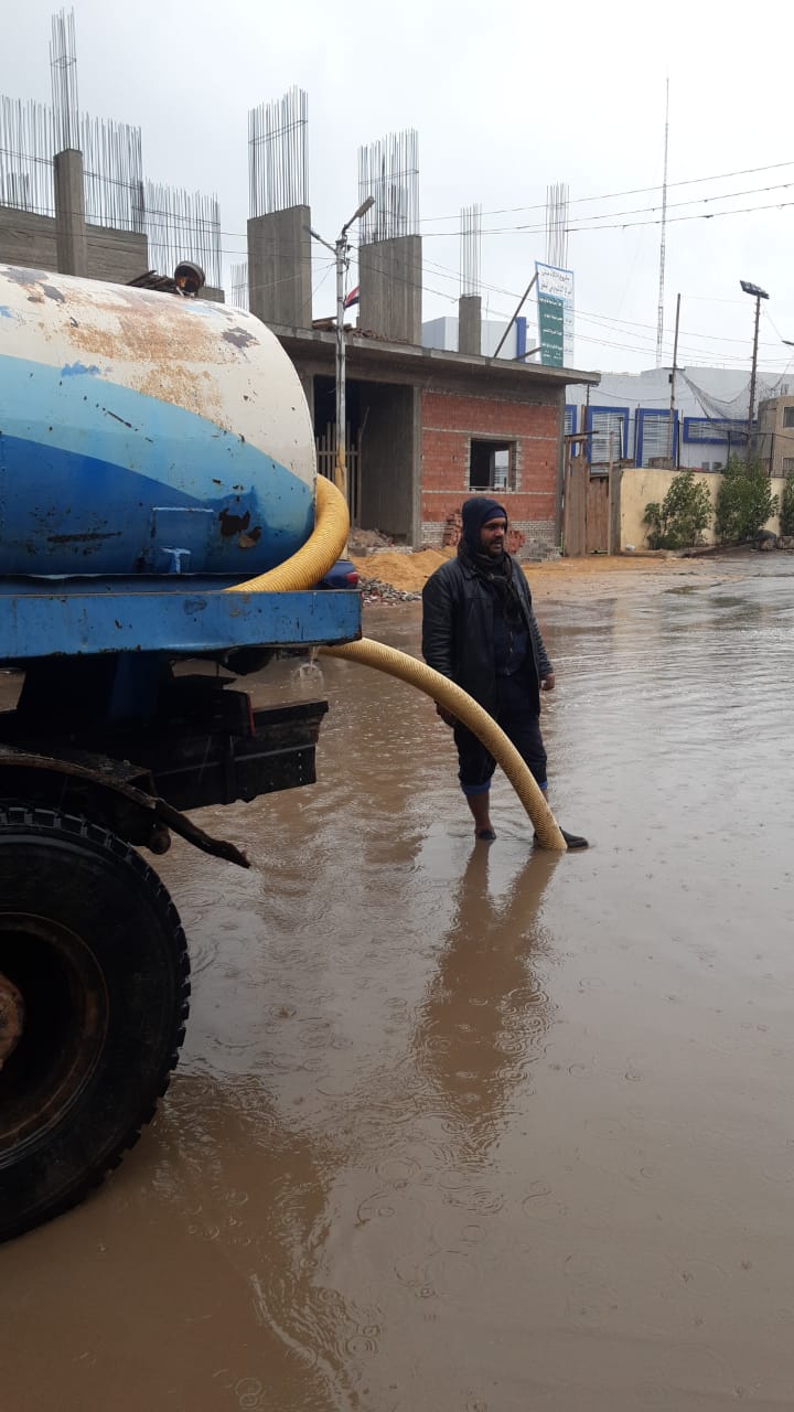 شفط مياه الأمطار من شوارع الفيوم