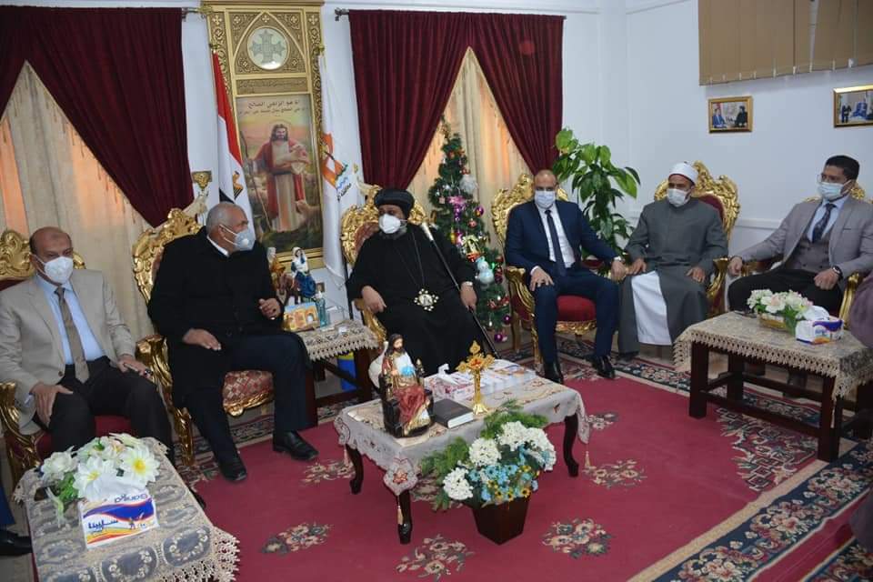 محافظ الوادي الجديد يهنئ الاقباط بعيد الميلاد المجيد (4)