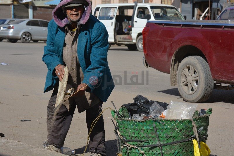 عامل نظافة يمداح النبي في بورسعيد 12