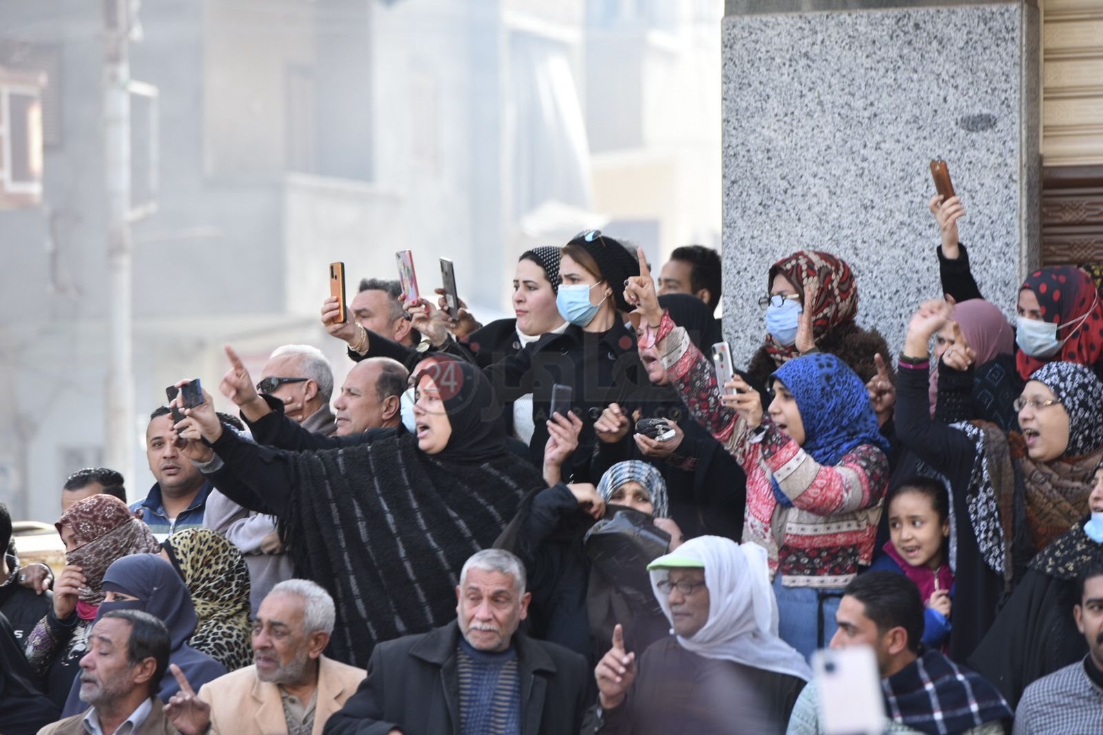 بالدموع أهالي شربين يودعون الإعلامي الراحل وائل الإبراشي 