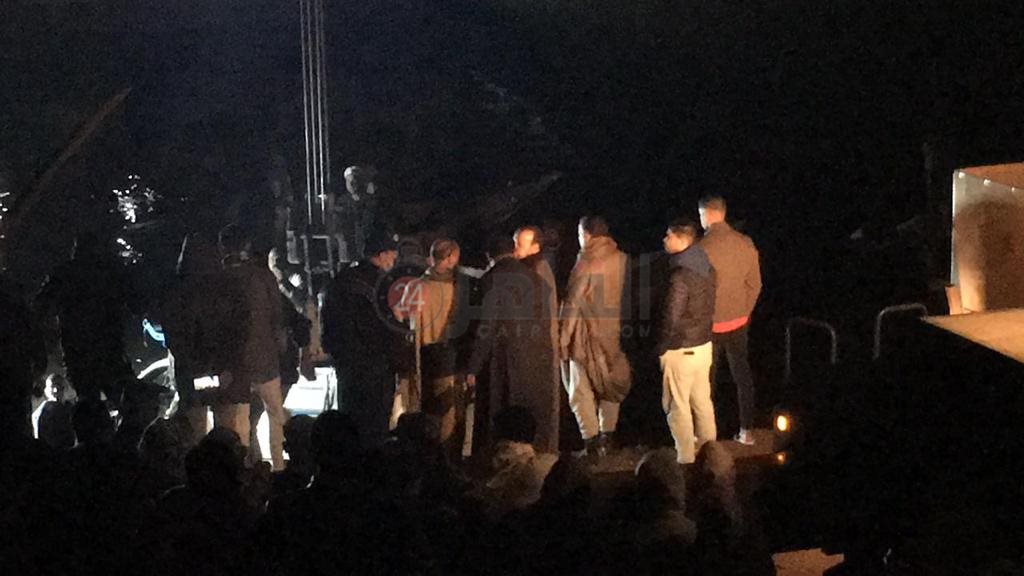 لحظة انتشال ضحايا حادث غرق سيارة نصف نقل في منشأة القناطر