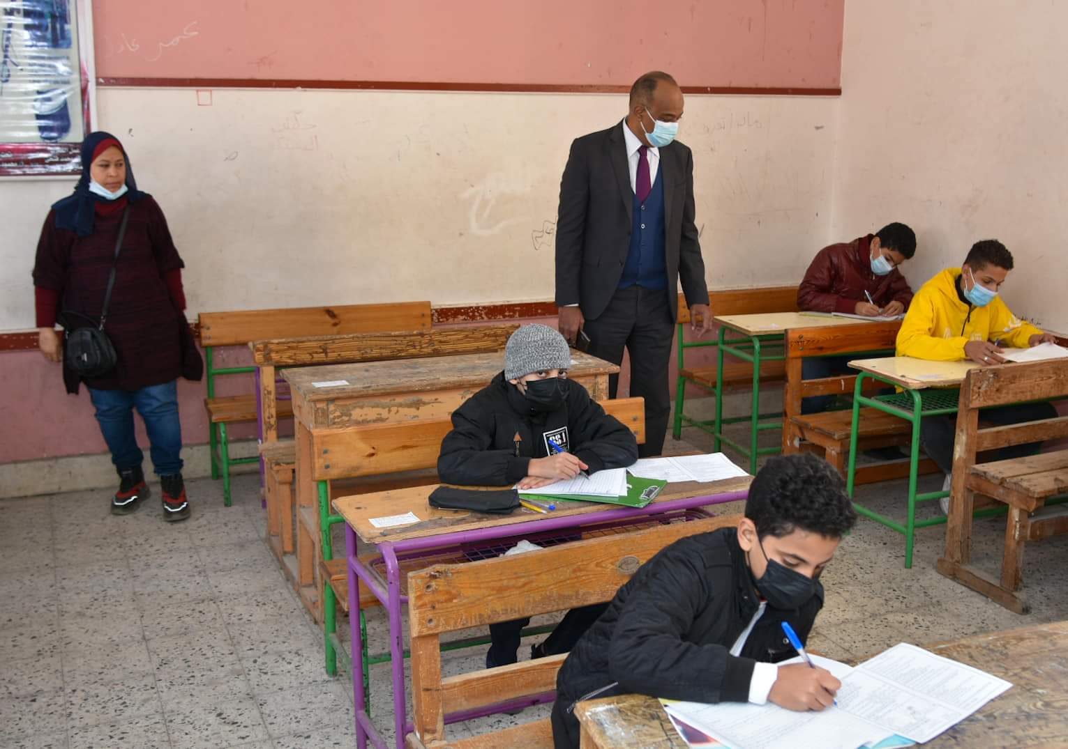 وكيل تعليم بورسعيد يتابع انتظام امتحانات النقل 