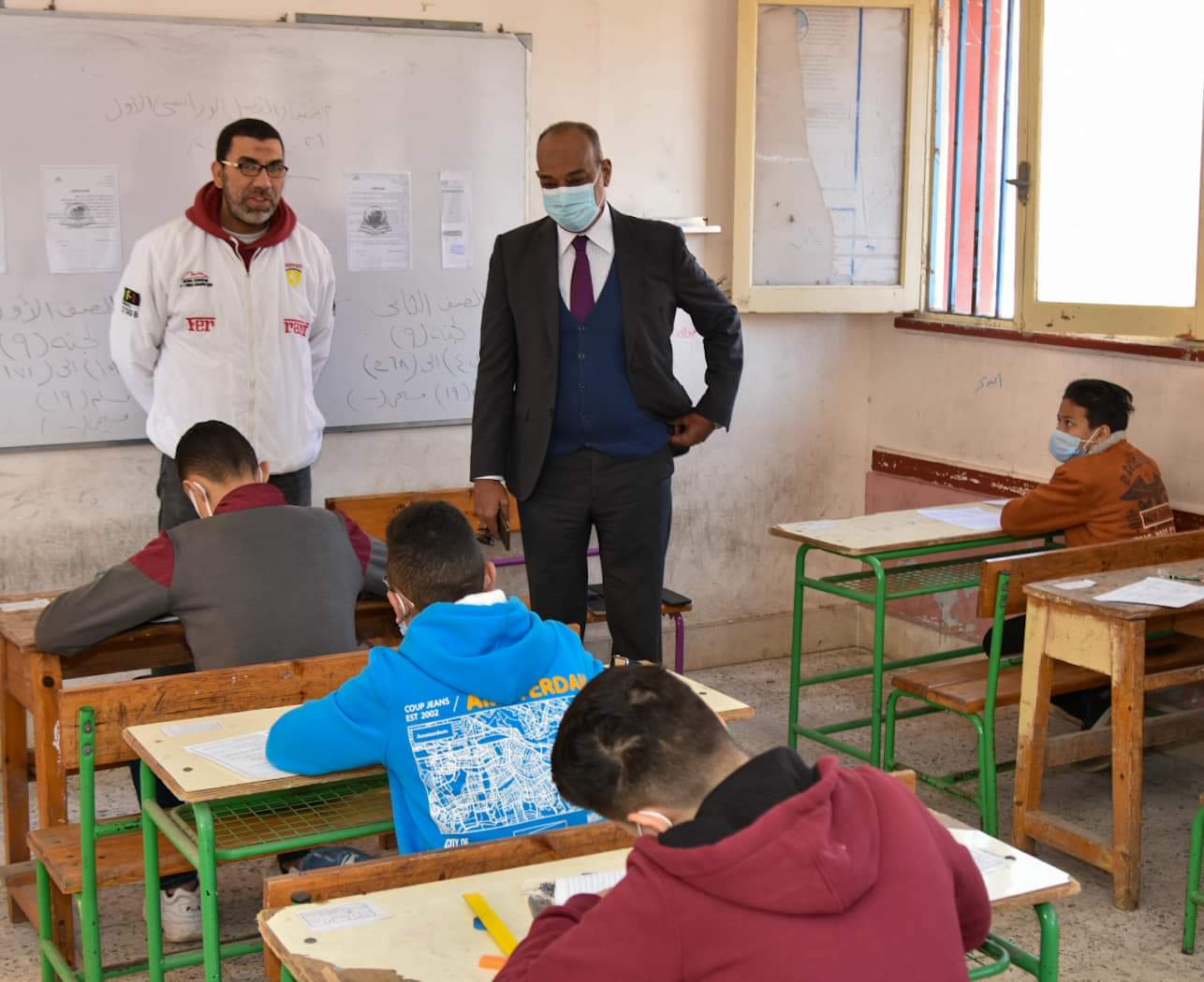 وكيل تعليم بورسعيد يتابع انتظام امتحانات النقل 13