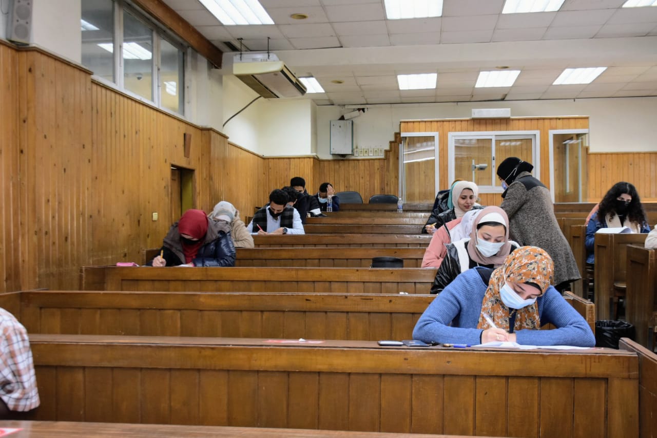 التباعد الاجتماعي بين الطلاب