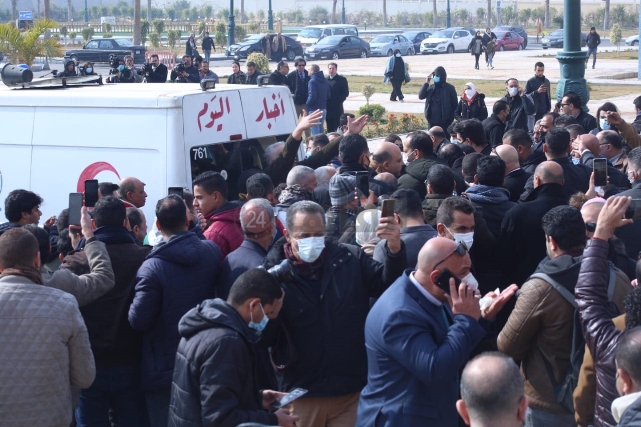 جنازة الكاتب الصحفي ياسر رزق (18)