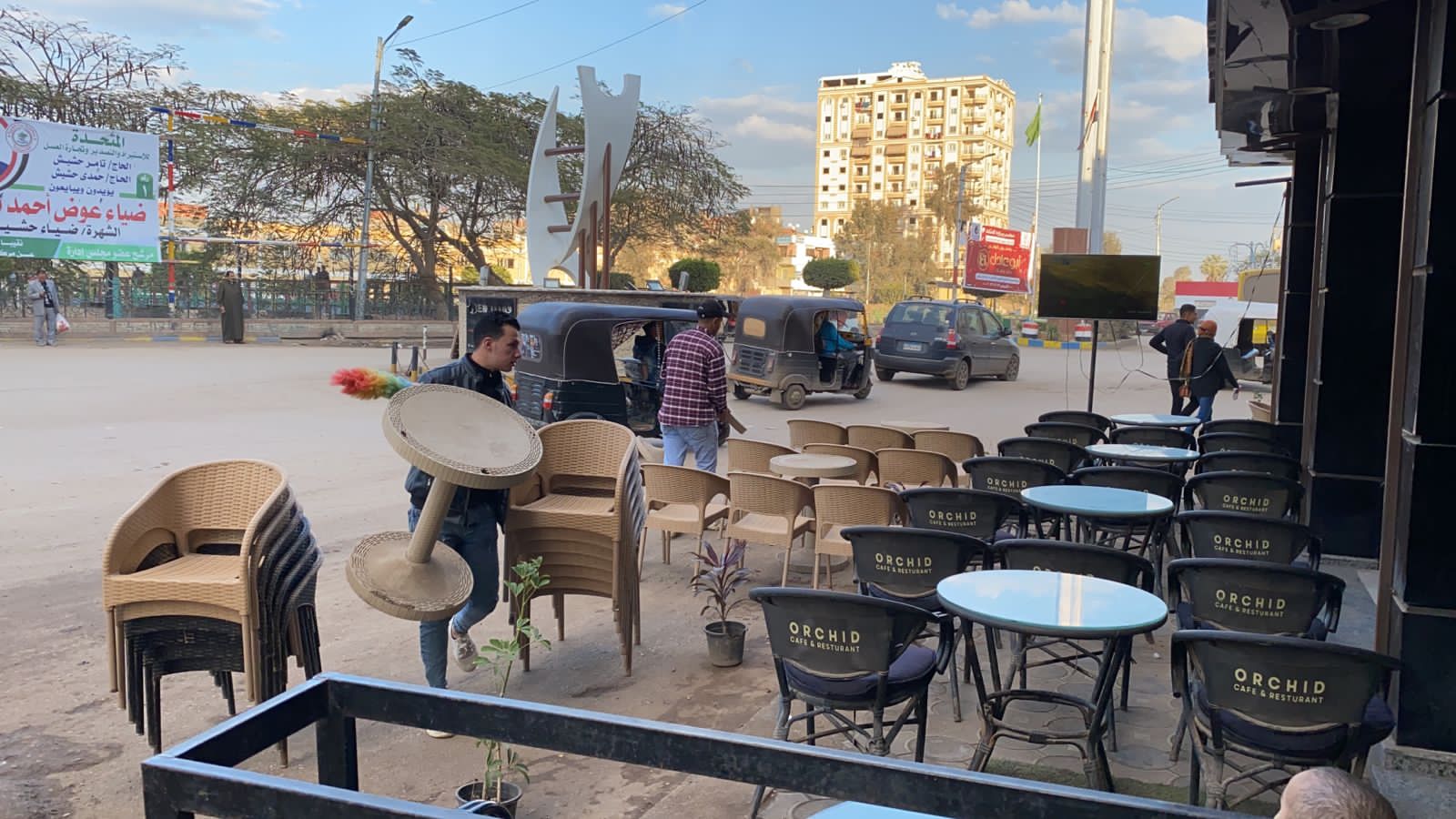 استعدادات المقاهي