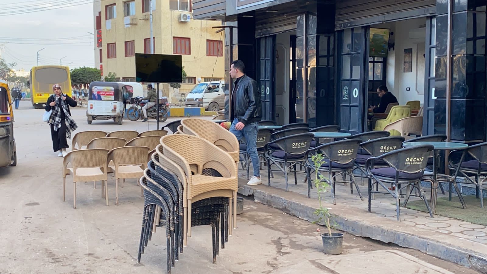 استعدادات المقاهي