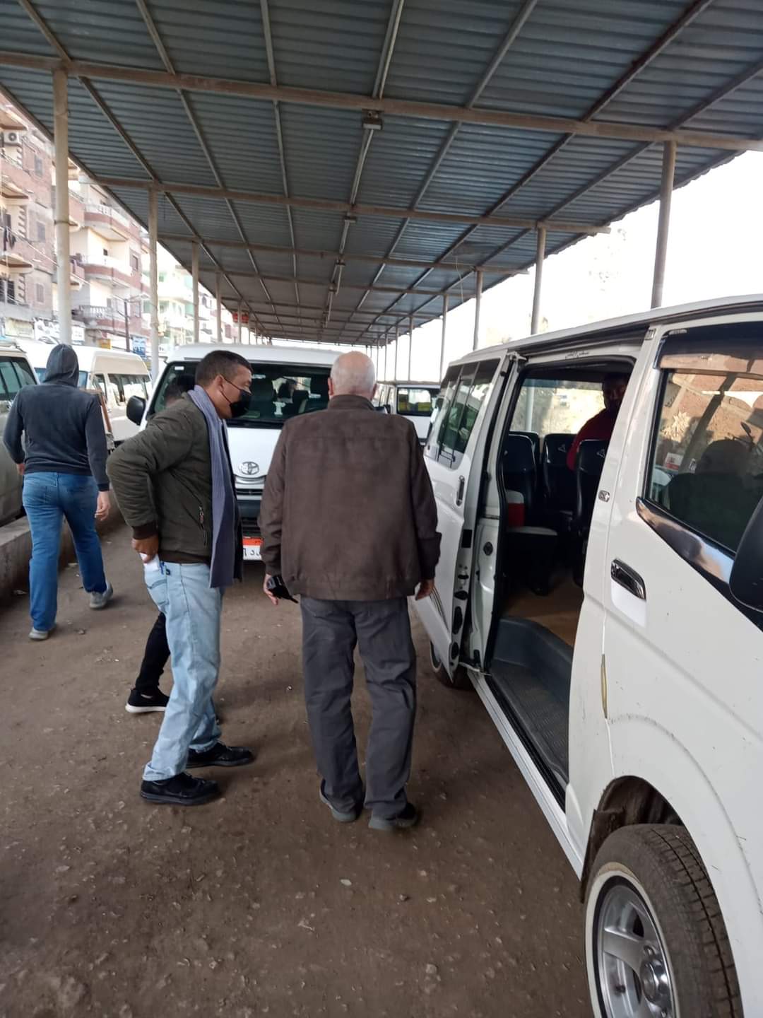 حملات تفتيشية على مواقف السيارات بالشرقية